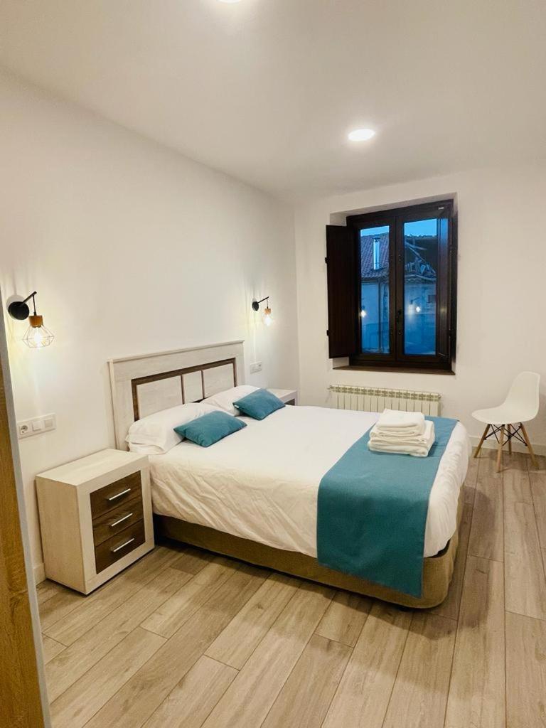 Apartamentos Rurales La Plaza 2 Duruelo de la Sierra Exterior photo